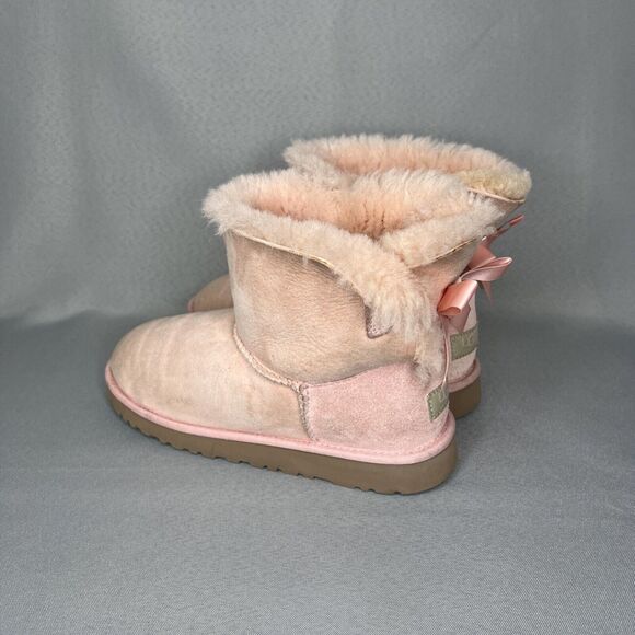 UGG Boots Bailey Bow Light Ballet Pink Coquette Very RARE Retired Sz 6 fits 7 - Picture 5 of 16